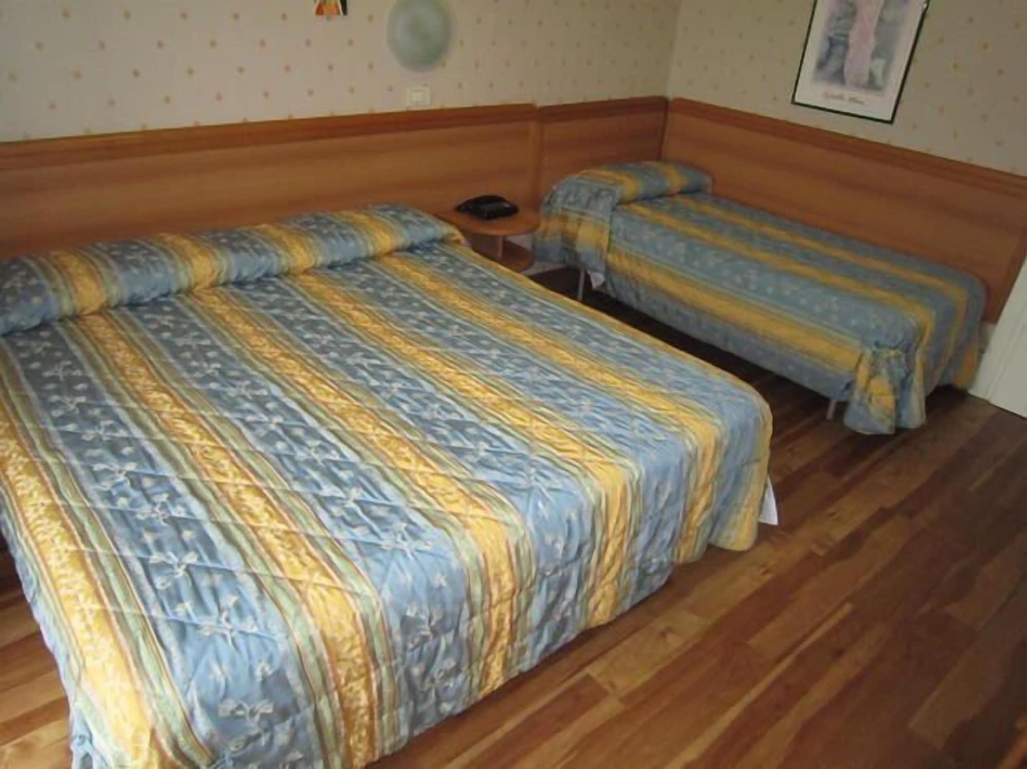 Hotel San Francisco Spiaggia Rimini Esterno foto