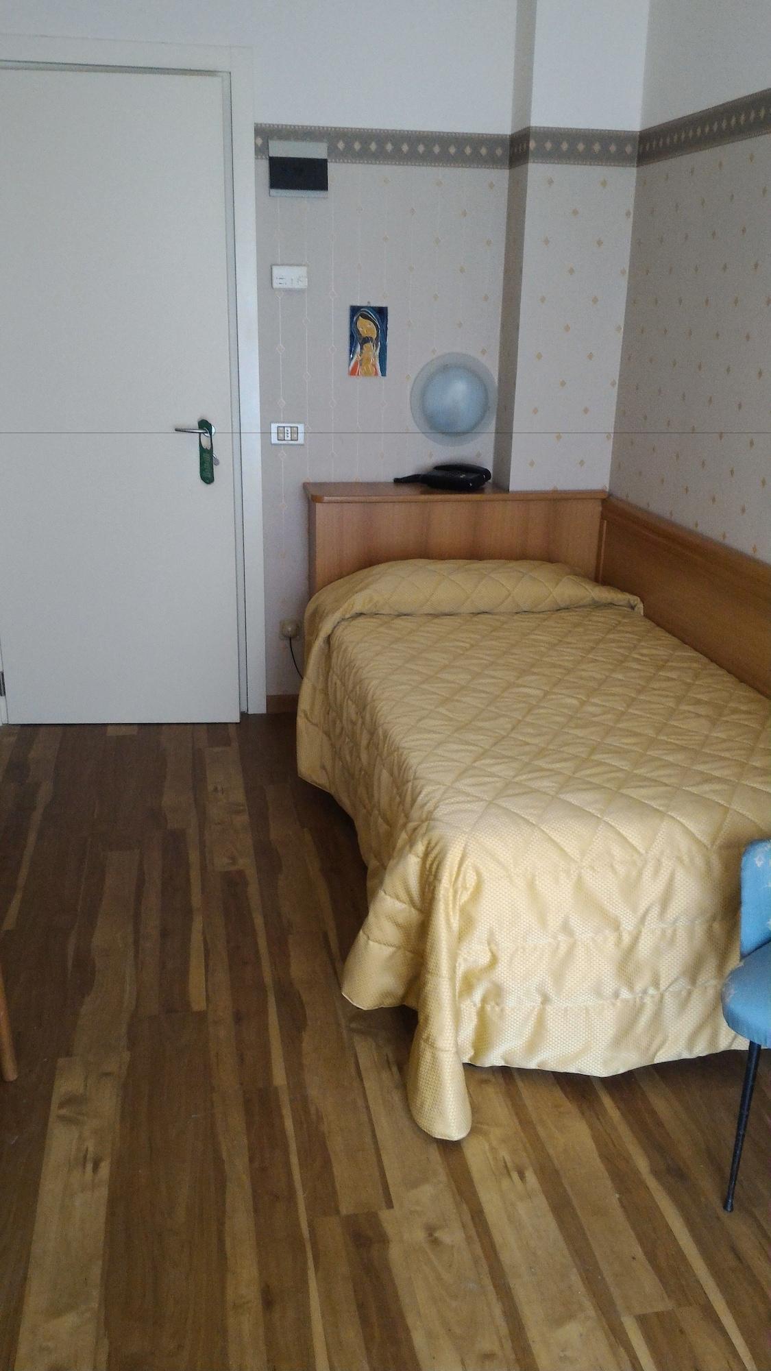 Hotel San Francisco Spiaggia Rimini Esterno foto