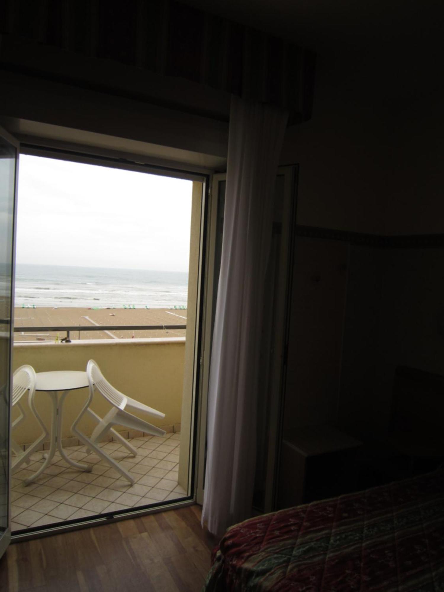 Hotel San Francisco Spiaggia Rimini Esterno foto