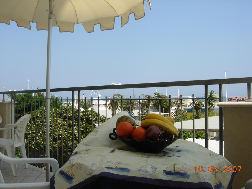 Hotel San Francisco Spiaggia Rimini Esterno foto
