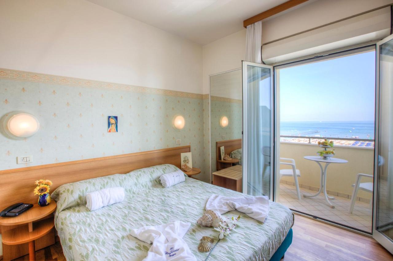 Hotel San Francisco Spiaggia Rimini Esterno foto